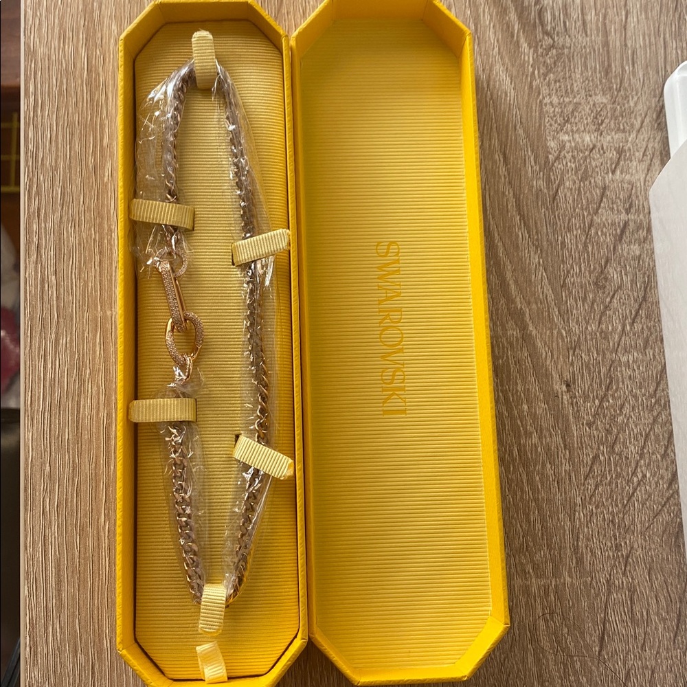 New in Box Swarovski Small Dextera Chain Necklace